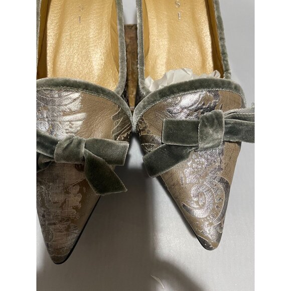 Elegant Gussaci Leather Velvet Bow Kitten Heels Size 38 Embossed Design Pointed - Picture 4 of 16